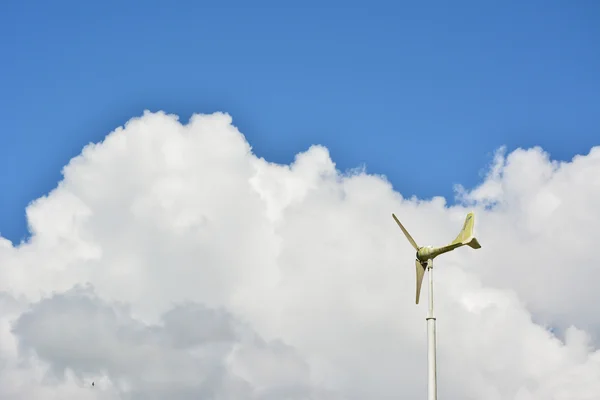 Windmolen of windwijzer — Stockfoto