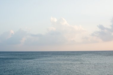 Huzurlu deniz manzarası