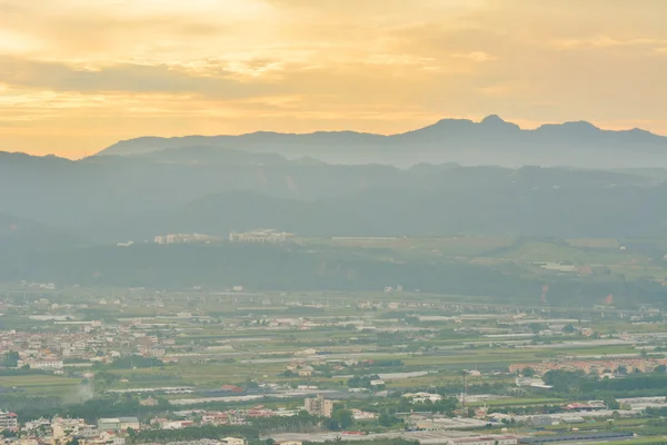 Coucher de soleil spectaculaire sur Puli — Photo