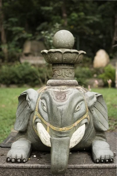 돌 코끼리 조각 — 스톡 사진