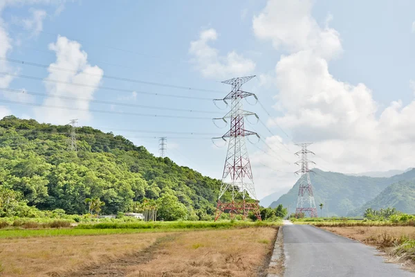 田舎で電力線 — ストック写真