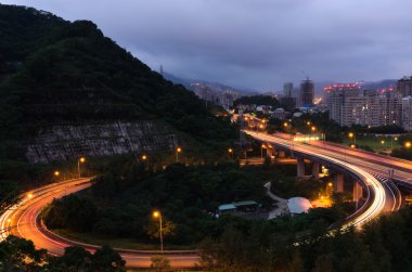 Taipei 'de şehir gecesi sahnesi