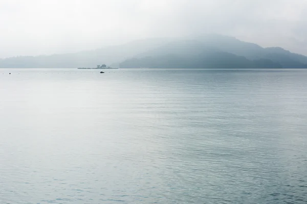 Lago de sol lua — Fotografia de Stock