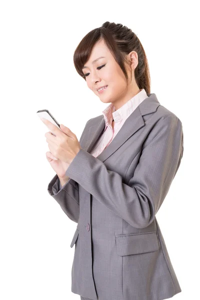 Geschäftsfrau nutzt Handy — Stockfoto