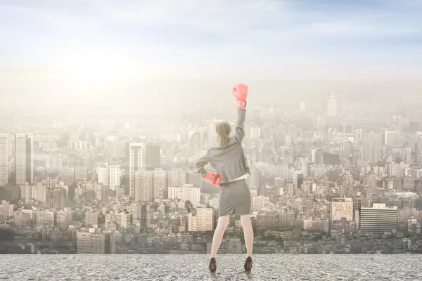 Asian business woman with boxing gloves — Stock Photo, Image