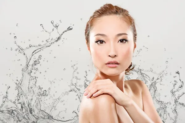 Asian beauty with water — Stock Photo, Image