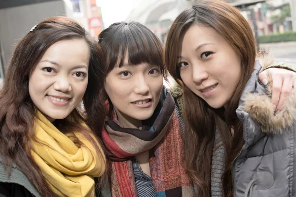 Happy smiling Asian women in city — Stock Photo, Image