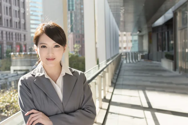 Portrait de attrayant asiatique femme d'affaires — Photo