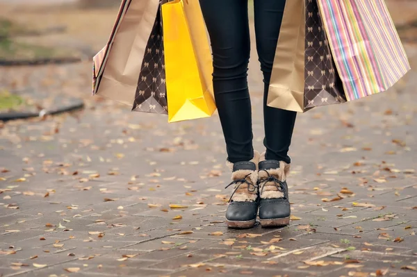 Begreppet kvinna shopping — Stockfoto