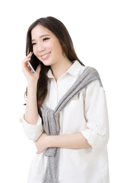 Азиатская молодая женщина ответить на звонок — стоковое фото