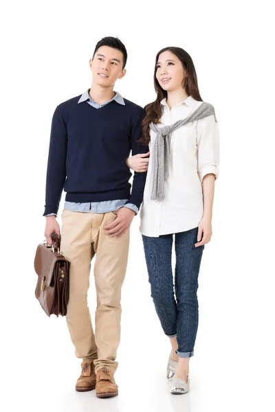 Jovem atraente casal asiático — Fotografia de Stock