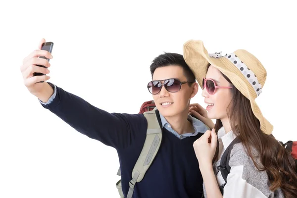 Asian para podróż i wziąć selfie — Zdjęcie stockowe