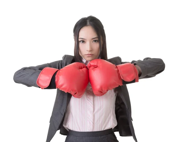 Mulher de negócios com luvas de boxe — Fotografia de Stock