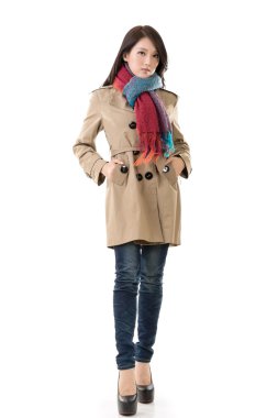 Asyalı kadın ile kış ceket