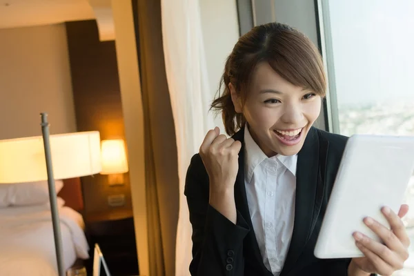 Cheerful Asian business woman — Stock Photo, Image