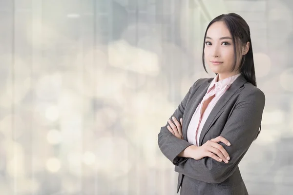 Mulher de negócios asiática atraente — Fotografia de Stock