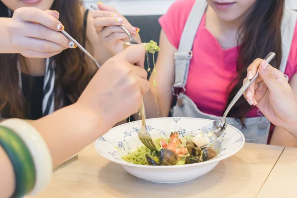 Share lunch — Stock Photo, Image