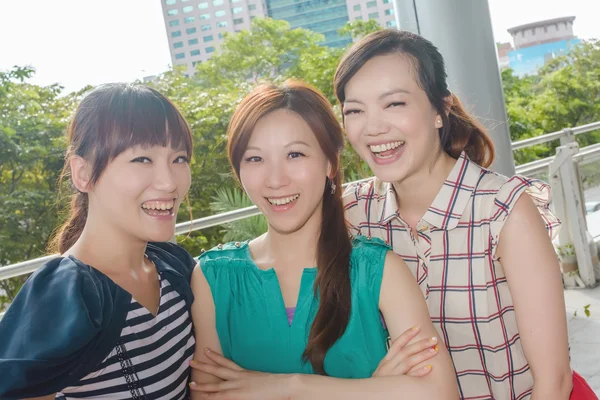 Sorrindo feliz mulher asiática — Fotografia de Stock