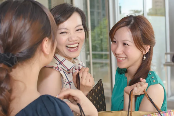 Asian women shopping — Stock Photo, Image