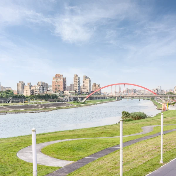 Cityscape with bridge — Stock Photo, Image