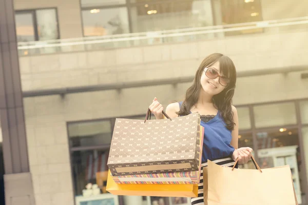 Mujer de compras —  Fotos de Stock