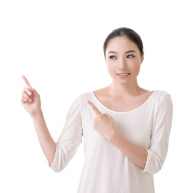 gülümseyen ve işaret