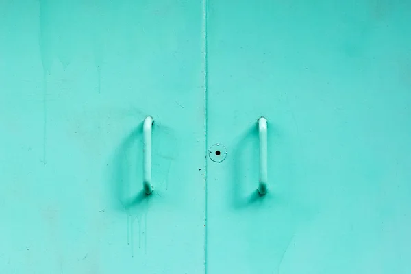 Old metal door with a keyhole — Stock Photo, Image