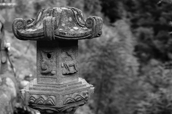 Traditional asian stone lantern — Stock Photo, Image