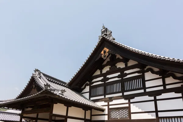 Telhado estilo japonês de Kinkakuji — Fotografia de Stock