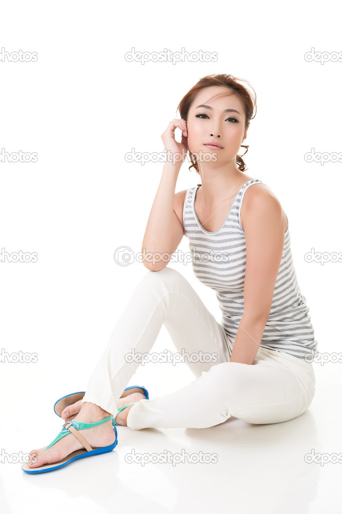 woman sit on ground