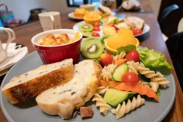 Breakfast Bread Vegetables Fruits Dish Morning — Stock Photo, Image