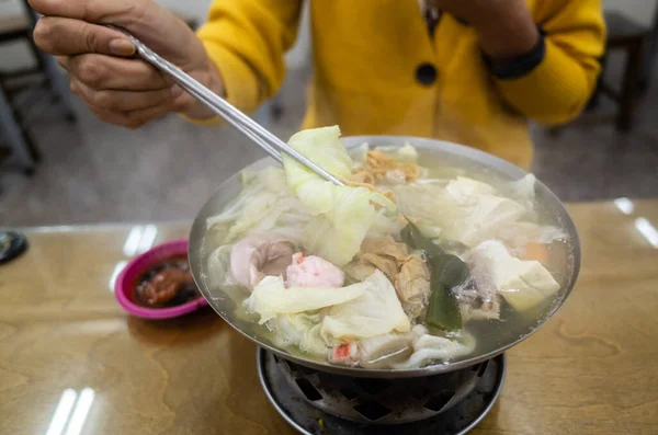 Tradycyjne Tajwańskie Jedzenie Wieprzowiny Jelito Śmierdzący Hot Pot — Zdjęcie stockowe