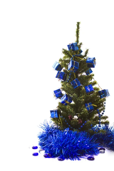 Julgran med blå dekorationer — Stockfoto