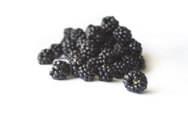 Bembeyaz böğürtlen