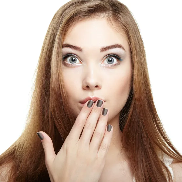 Cara de mujer bella. Jovencita sonriendo. Aislado sobre fondo blanco —  Fotos de Stock