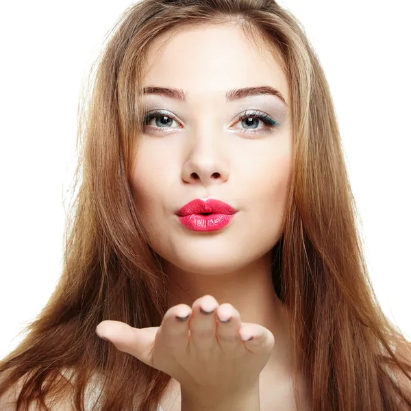 Schoonheid vrouw gezicht. jong meisje glimlachen. geïsoleerd op witte backgro — Stockfoto