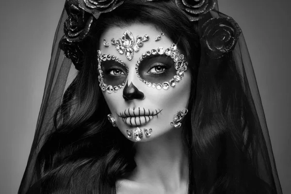 Portret Kobiety Makijażem Czarnym Tle Kostium Halloween Makijaż Portret Calavera — Zdjęcie stockowe