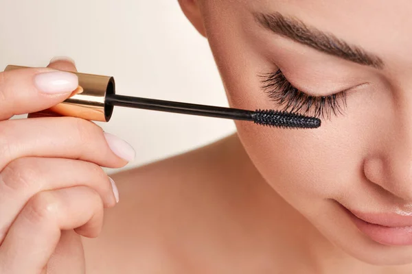 Beautiful Woman Extreme Long False Eyelashes Eyelash Extensions Makeup Cosmetics — Stock Photo, Image