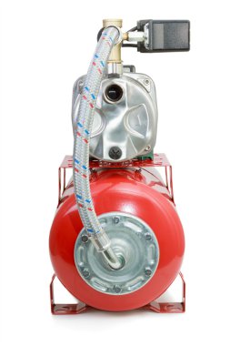 Beyaz arka plan üzerinde yeni otomatik su pompası