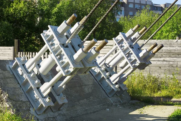 The traction device pedestrian suspension bridge — Stock Photo, Image