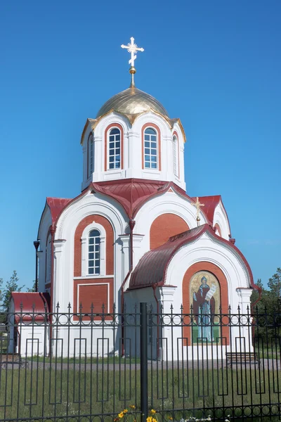 Dserschinsk. der Tempel zu Ehren des Mönchs Anthony der Große — Stockfoto