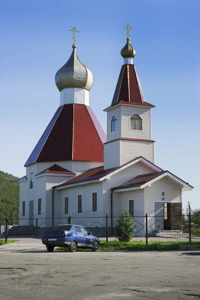 Kandalaksha. Al norte de Rusia. La Iglesia de San Juan Bautista — Foto de Stock