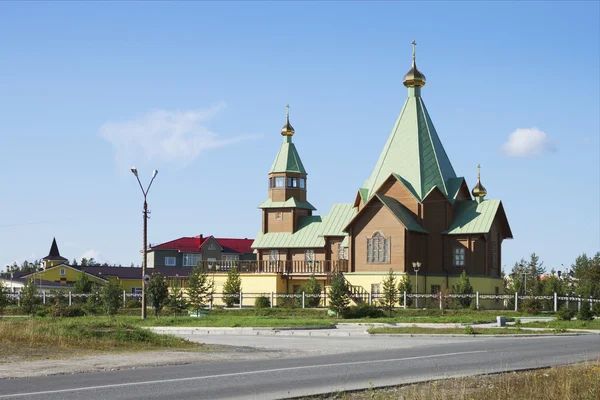 Świątynia w mieście polyarnye zori. murmansk region. Russi — Zdjęcie stockowe