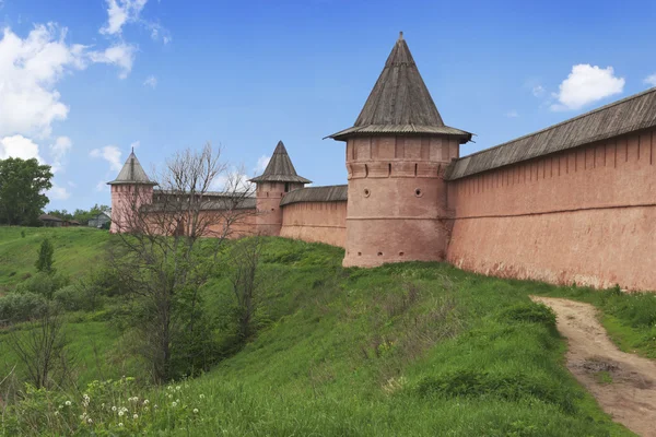 Suzdal ancient Kremlin in spring day — Stock Photo, Image