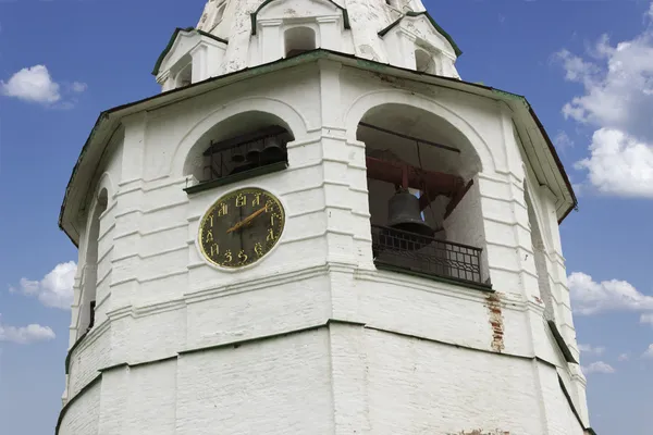 Campanile con orologio nel Cremlino Suzdal — Foto Stock
