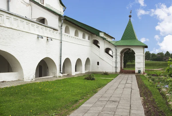 Antichi edifici nella città di Suzdal — Foto Stock