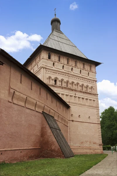 Tower of fortress wall in the city of Suzdal — Stock Photo, Image