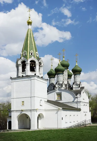 Kerk van de dormition van de moeder van god in Nizjni novgorod — Stockfoto