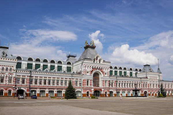 Russland, nizhny novgorod - 07. August 2014: ausstellungshaus, ensemble der nizhny novgorod messe — Stockfoto