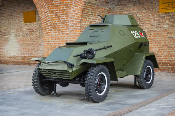 RUSIA, NIZHNY NOVGOROD - 06 AGO 2014: Coche blindado BA-64 Segunda Guerra Mundial — Foto de Stock